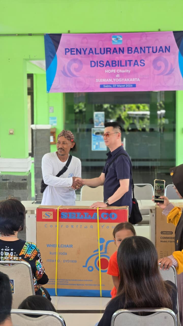 Penyaluran bantuan YUK.id kepada masyarakat